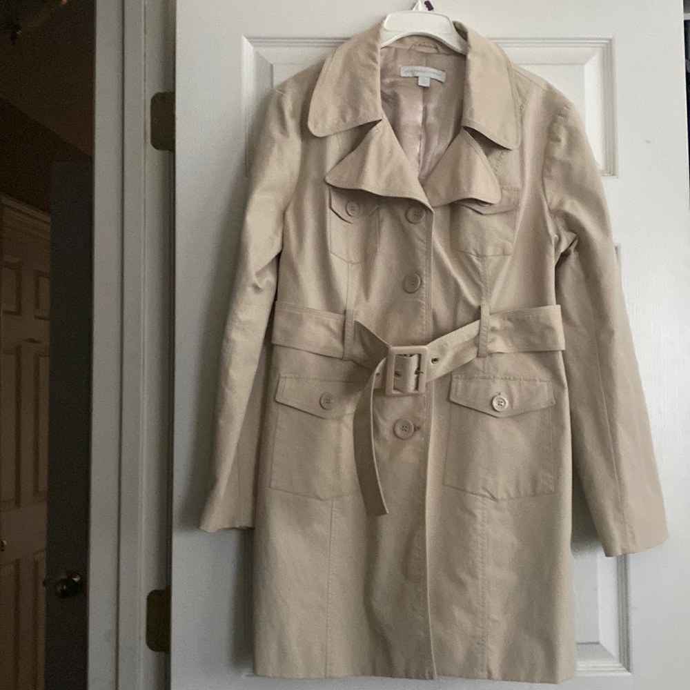 New York & Company Trench Coat Like New size XL